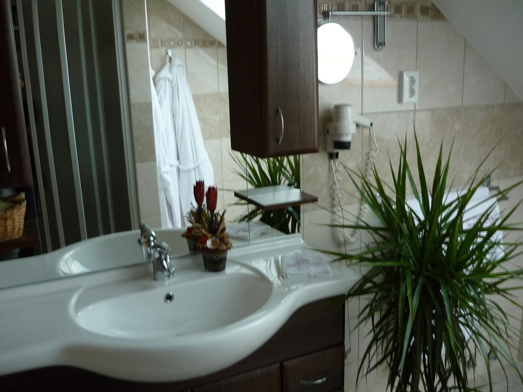 Oereg Malom Hotel Csepreg 部屋 写真